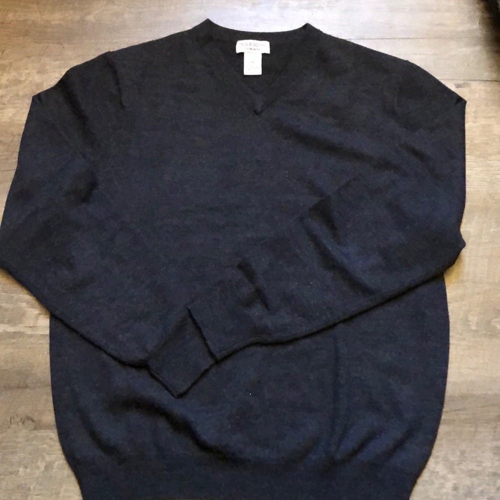 Davis & Squire Extra Fine Merino Mens V Neck Sweater Dark Grey Medium
